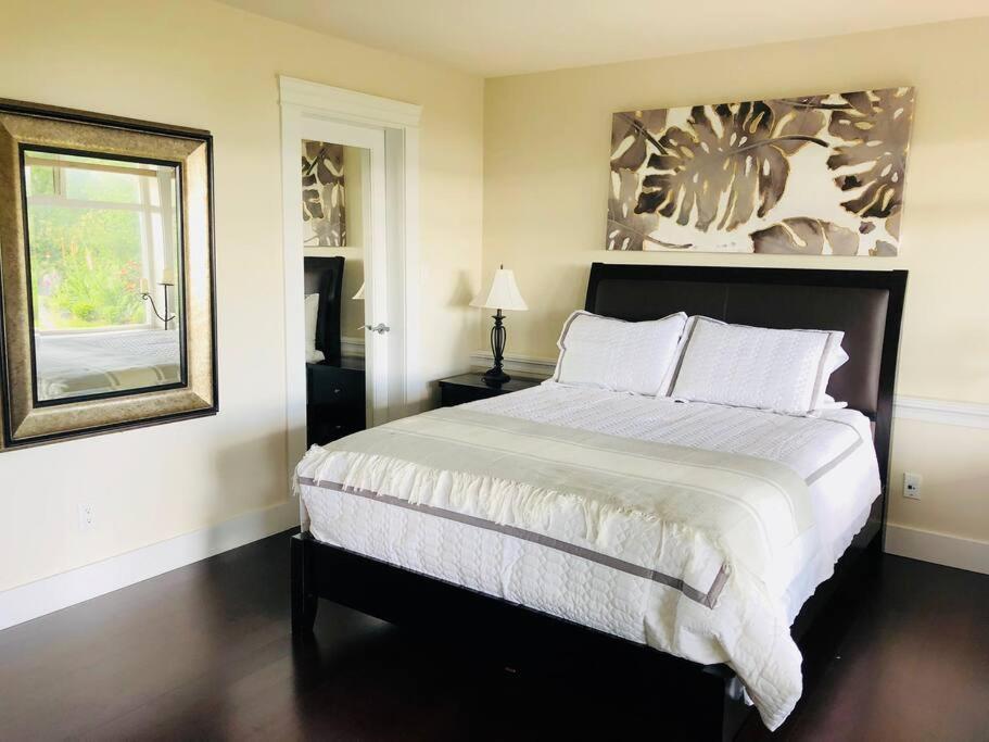 Saanichton Waterfront 2Br Suite With Superb Views ภายนอก รูปภาพ