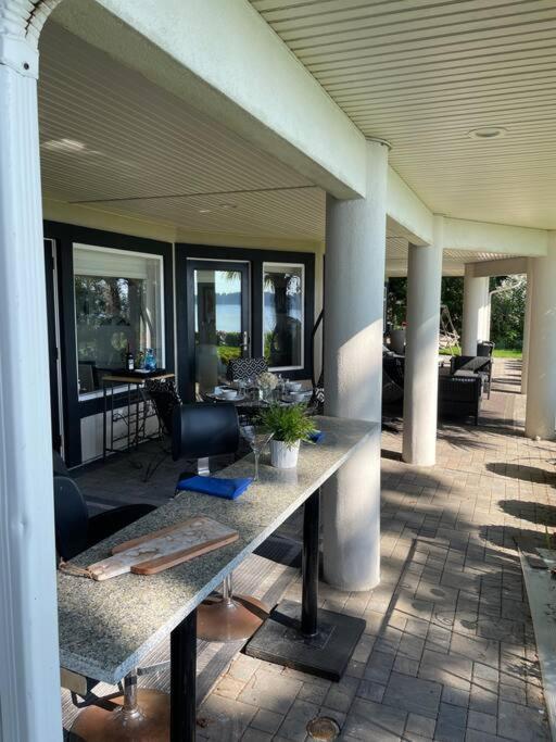 Saanichton Waterfront 2Br Suite With Superb Views ภายนอก รูปภาพ