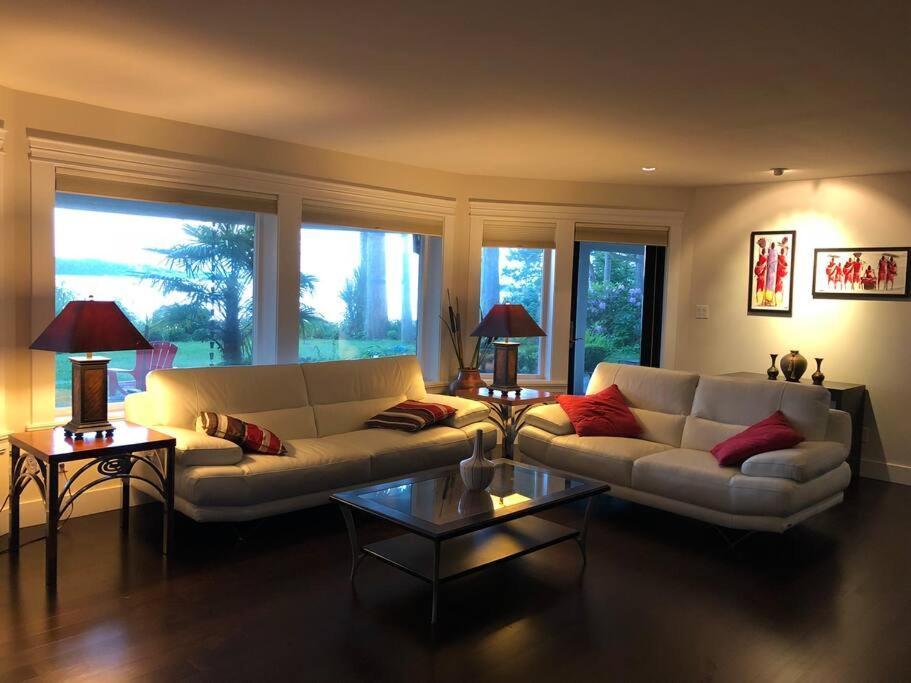 Saanichton Waterfront 2Br Suite With Superb Views ภายนอก รูปภาพ