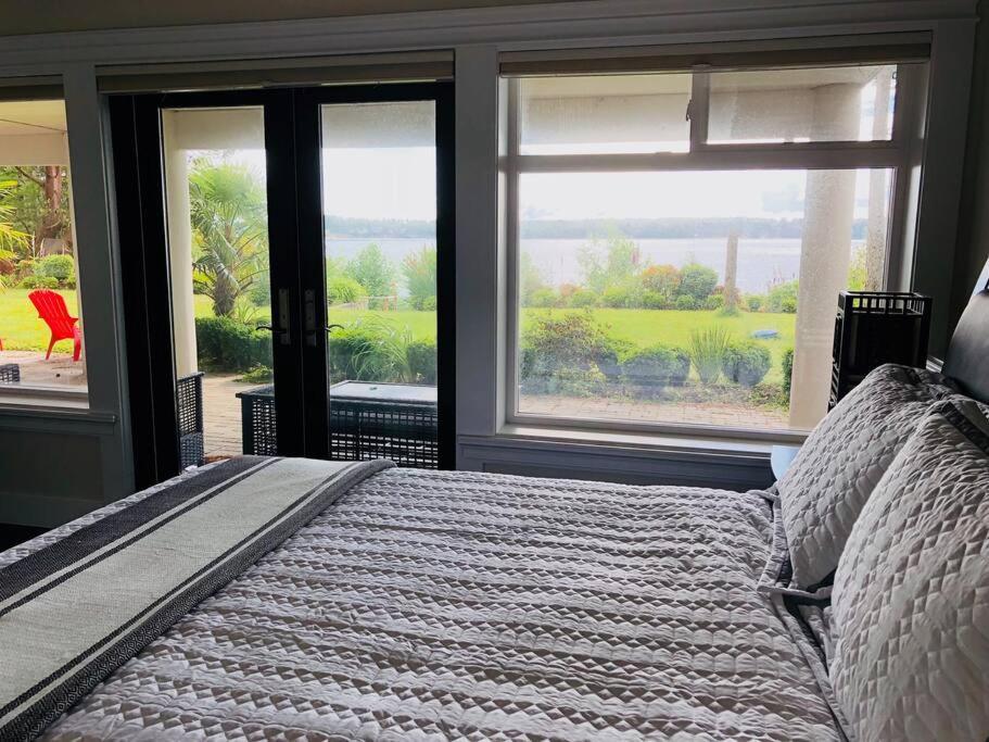 Saanichton Waterfront 2Br Suite With Superb Views ภายนอก รูปภาพ